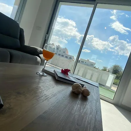 Βίλα Stunning 3 Bedroom Close To Nissi Beach!
