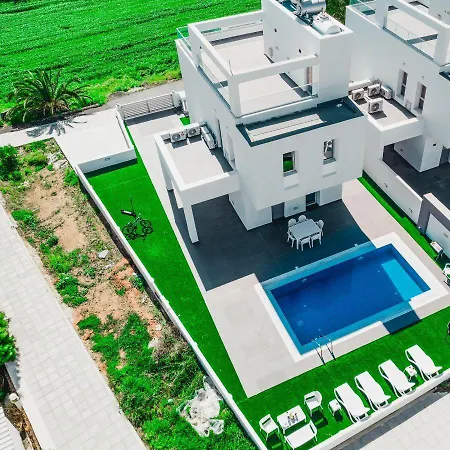 Stunning 3 Bedroom Close To Nissi Beach! Βίλα