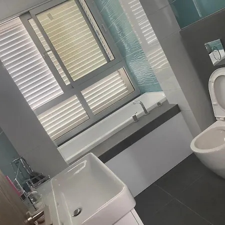 Stunning 3 Bedroom Close To Nissi Beach! * Aya Napa